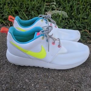 ⚠️sold⚠️Brand new Nike Roshes